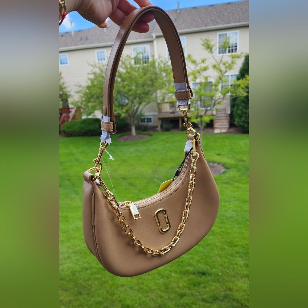 The J Marc Curve Shoulder Bag - Picture 4 of 15